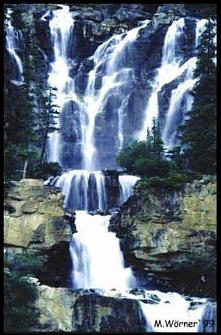 Wasserfall im Icefield-Parkway / Kanada