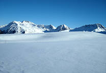 Winterliche Landschaft oberhalb von Arosa in der Schweiz