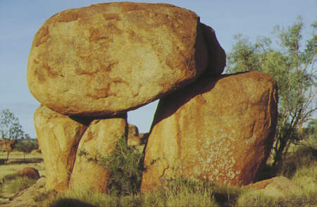 537-Devil Marbles