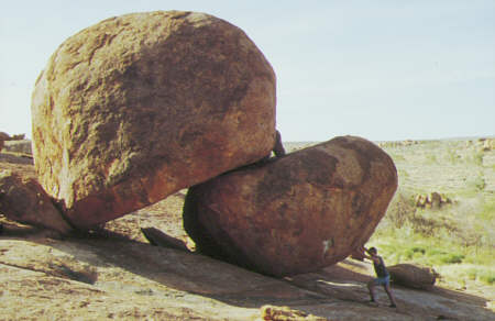 541-Devil Marbles