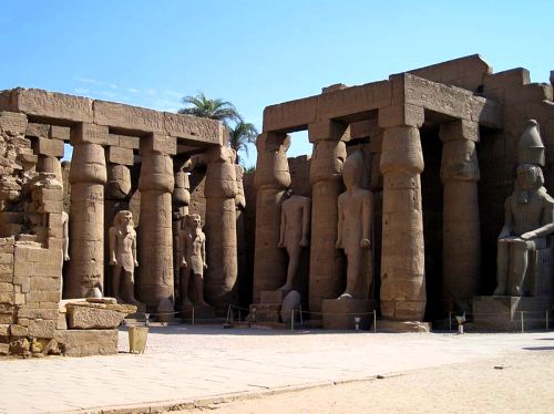 Erster Hof des Luxor-Tempels